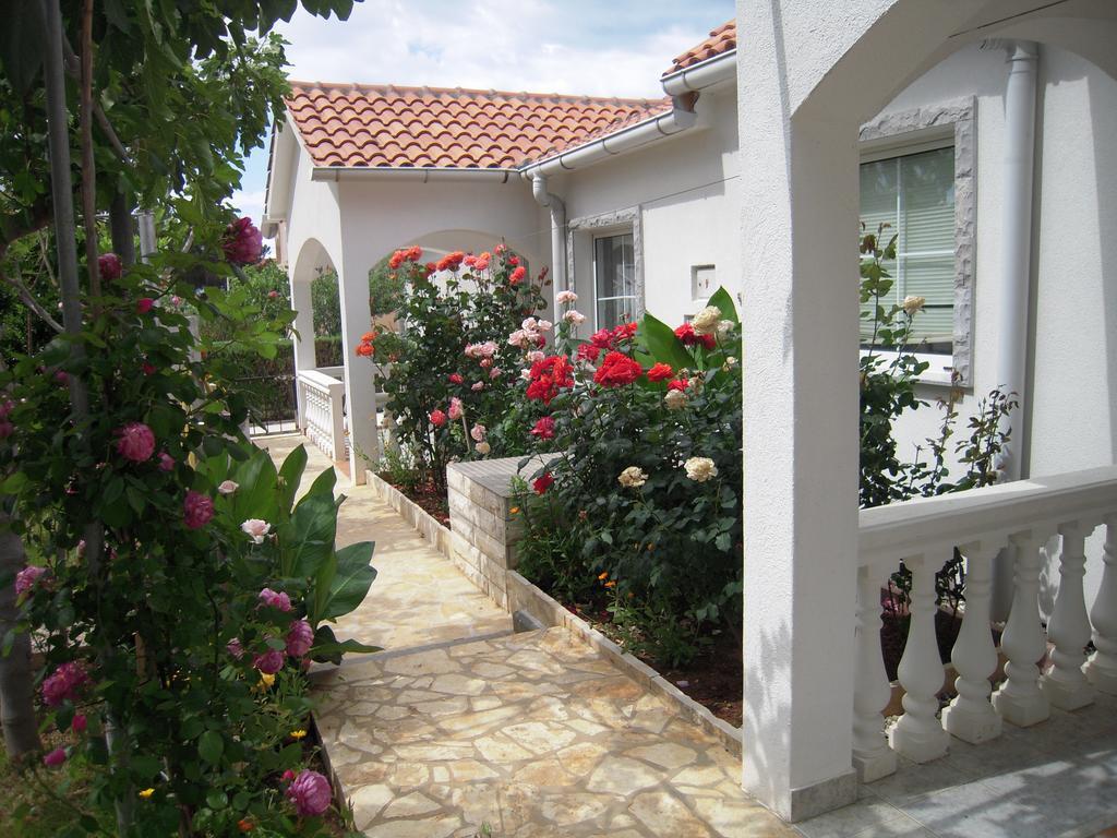 Apartments Marijeta Vir Exterior foto